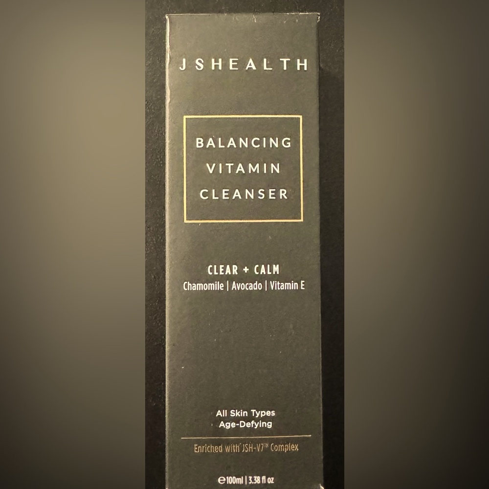 Vitamin Cleanser - Clear + Calm